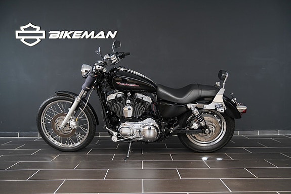 Harley-Davidson Sportster 1200 Custom 5 of 5