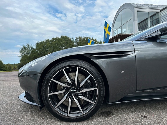 Aston Martin DB11 8 of 25