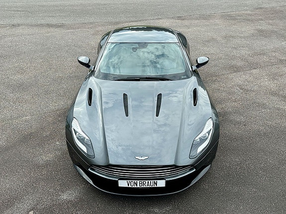 Aston Martin DB11 4 of 5