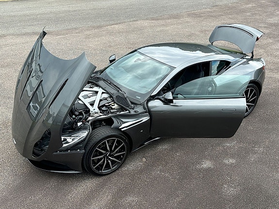 Aston Martin DB11 6 of 25