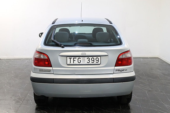 Renault Megane 6 of 10
