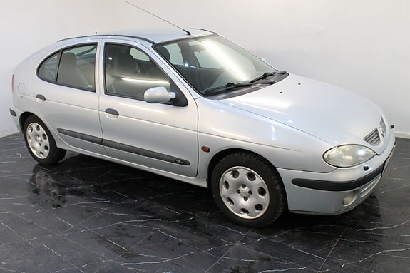 Renault Megane 8 of 10