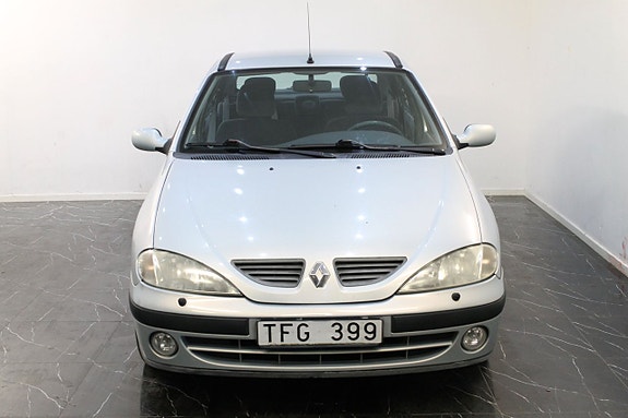 Renault Megane 3 of 10