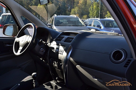 Suzuki SX4 10 of 15