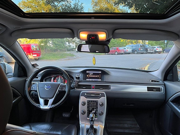 Volvo V70 7 of 8