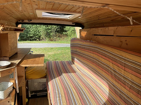 Volkswagen Transporter 3 of 5