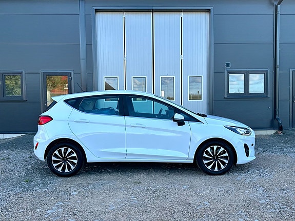 Ford Fiesta 3 of 5