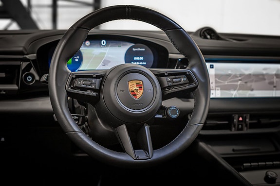 Porsche Macan 4 7 of 27