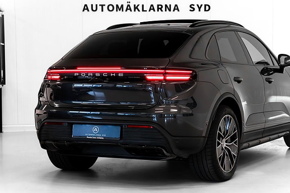Porsche Macan 4 22 of 27