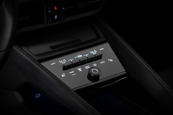 Porsche Macan 4 8 of 27