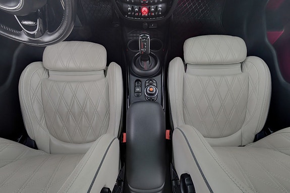 MINI Clubman Cooper 14 of 25