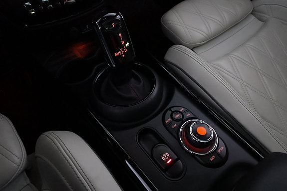 MINI Clubman Cooper 22 of 25