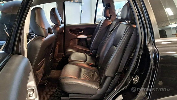 Volvo XC90 4 of 8