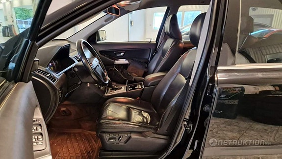 Volvo XC90 6 of 8
