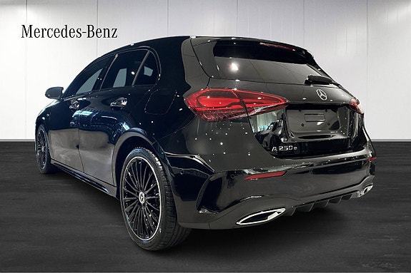 Mercedes-Benz A250 e 3 of 5