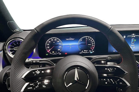 Mercedes-Benz A250 e 7 of 11