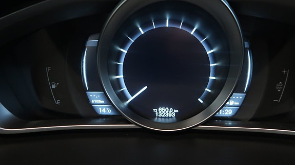 Volvo V40 13 of 16