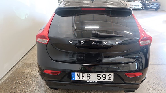 Volvo V40 5 of 5