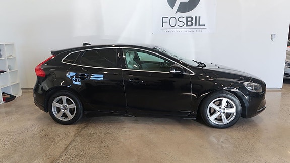 Volvo V40 3 of 5