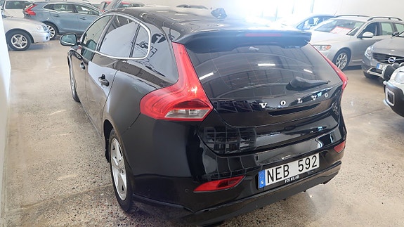 Volvo V40 6 of 16