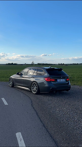BMW 330i 5 of 5