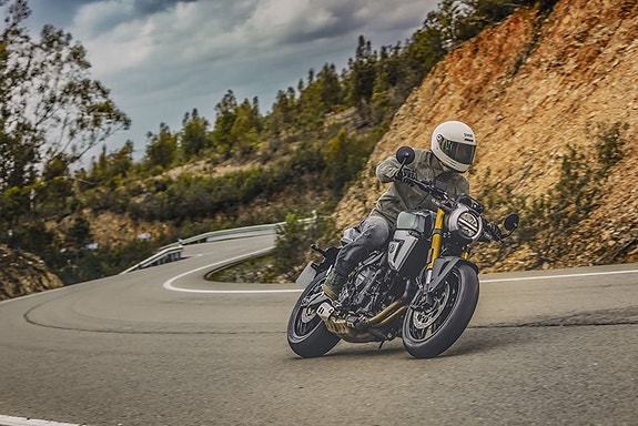 Suzuki GSX-8T - NU I BUTIK! 12 of 13
