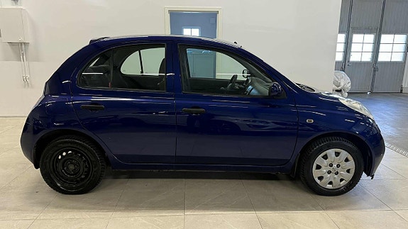 Nissan Micra 4 of 5