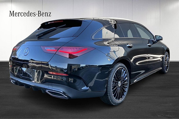 Mercedes-Benz CLA250 e 4 of 5