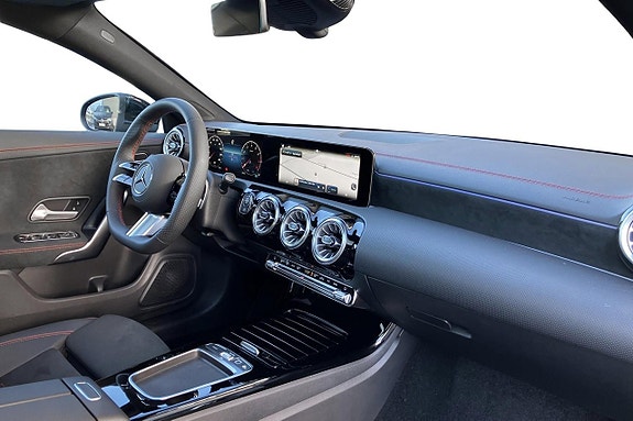 Mercedes-Benz CLA200 9 of 19