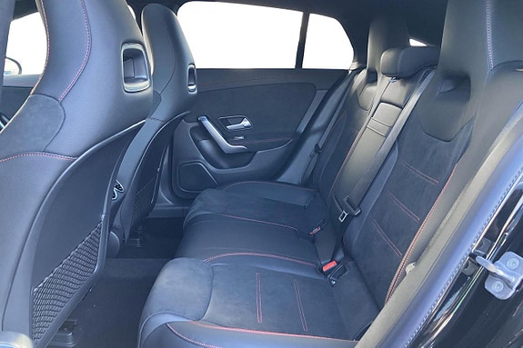 Mercedes-Benz CLA200 10 of 19