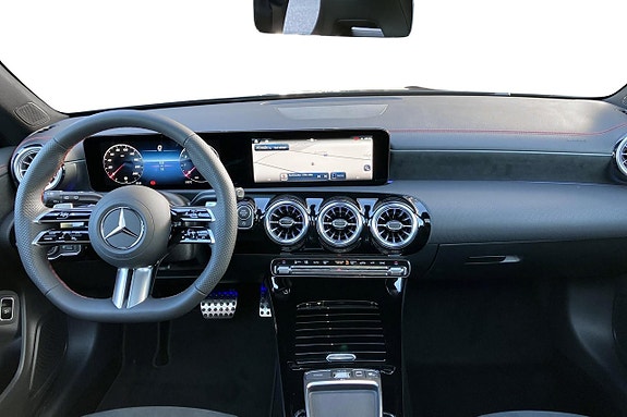 Mercedes-Benz CLA200 8 of 19