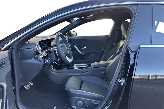 Mercedes-Benz CLA200 11 of 19