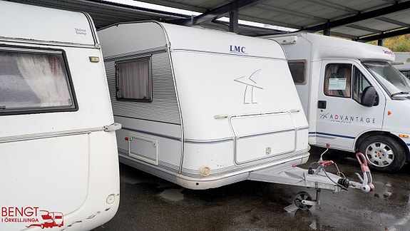 LMC DOM 545/595E | Förtält | Långbäddar | ALDE