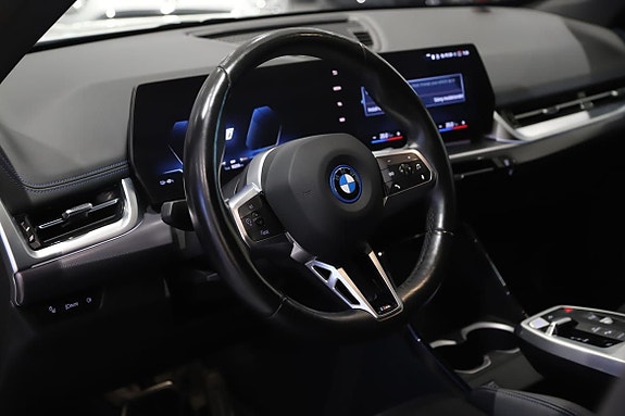 BMW iX1 9 of 11