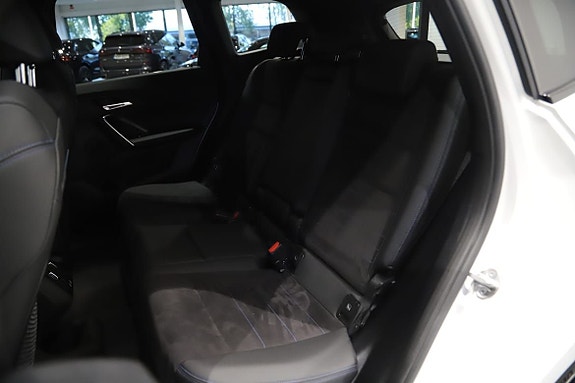BMW iX1 11 of 11