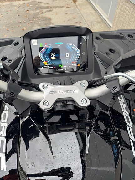 CFMOTO 850 Black Edtion 7 of 10