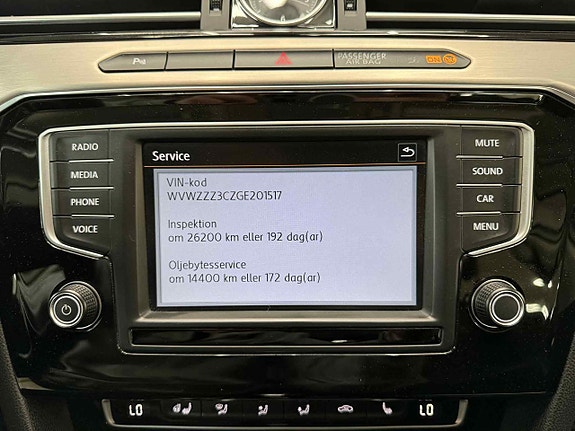 Volkswagen Passat 17 of 17
