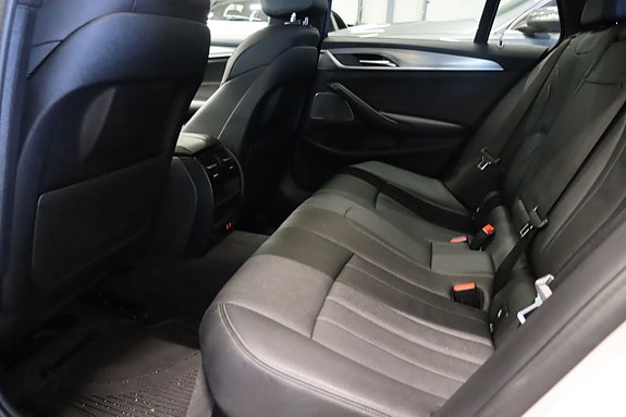 BMW 520 11 of 26
