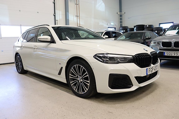 BMW 520 2 of 5