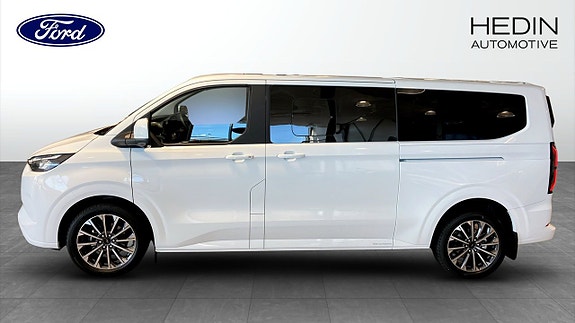 Ford Tourneo Connect 6 of 12