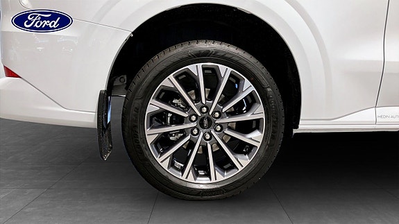 Ford Tourneo Connect 9 of 12