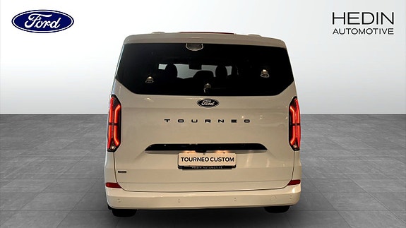 Ford Tourneo Connect 7 of 12