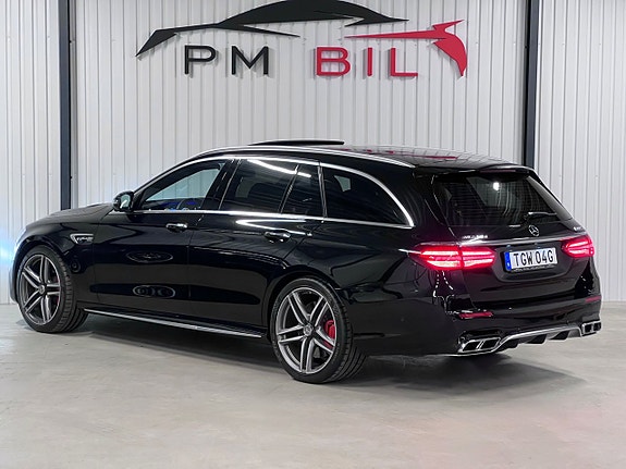 Mercedes-Benz E63 3 of 27