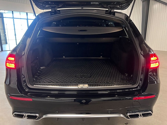 Mercedes-Benz E63 26 of 27