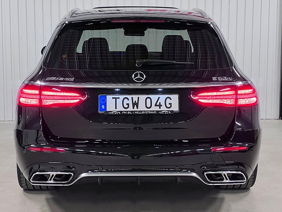 Mercedes-Benz E63 8 of 27