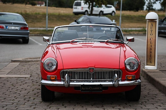 MG MGB 3 of 5