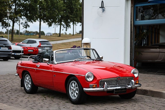 MG MGB 2 of 5