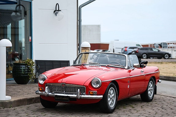 MG MGB 4 of 5