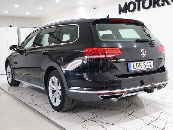 Volkswagen Passat Alltrack 4 of 5