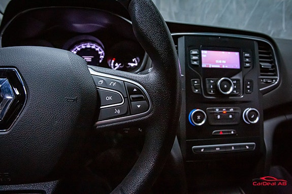 Renault Megane 21 of 24